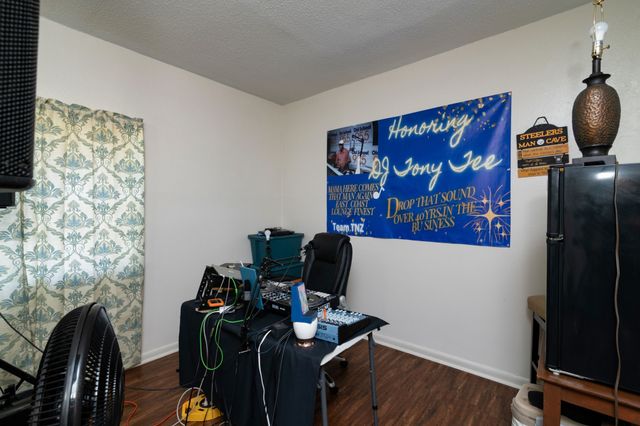 5300 Wonder Drive B, Fort Worth, TX 76133