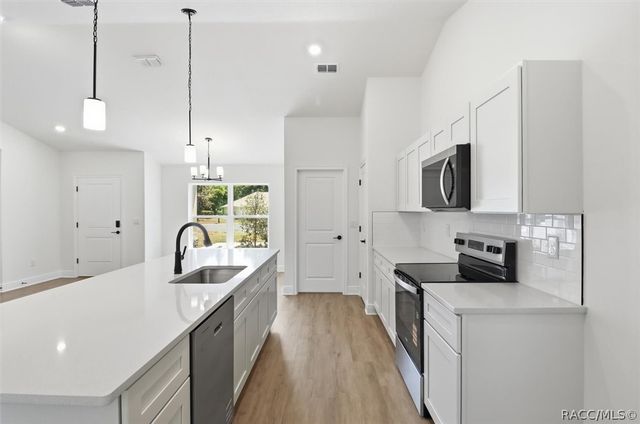 2665 E Maidstone Court, Hernando, FL 34442