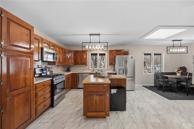 1738 Creek St, Penfield, NY 14526