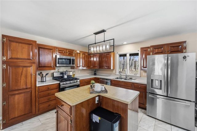 1738 Creek St, Penfield, NY 14526