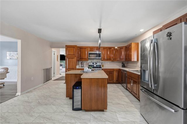 1738 Creek St, Penfield, NY 14526