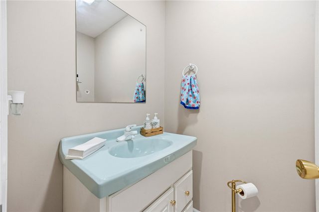 1738 Creek St, Penfield, NY 14526