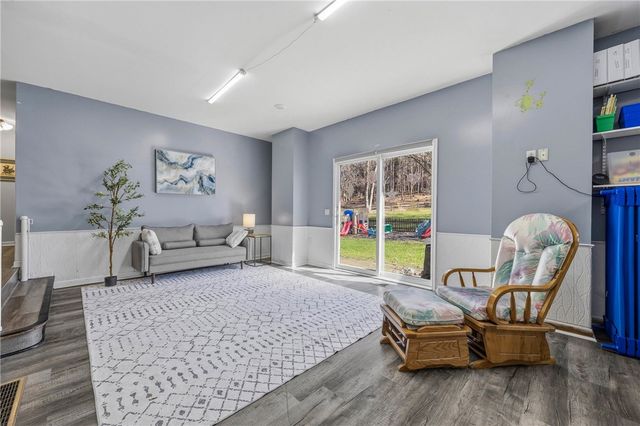 1738 Creek St, Penfield, NY 14526