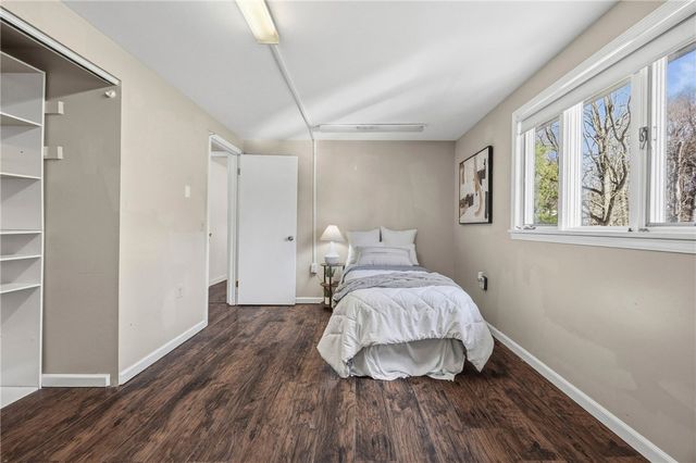 1738 Creek St, Penfield, NY 14526