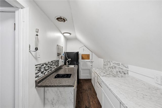 1738 Creek St, Penfield, NY 14526