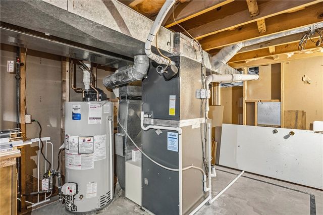 1738 Creek St, Penfield, NY 14526