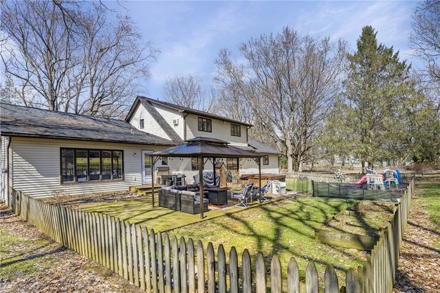 1738 Creek St, Penfield, NY 14526