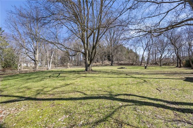 1738 Creek St, Penfield, NY 14526