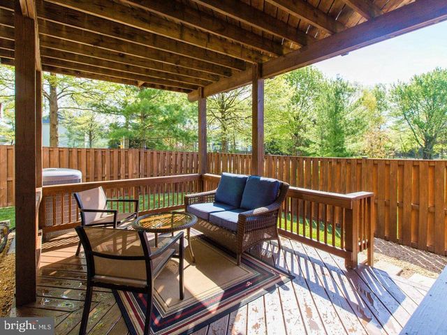 6597 PATENT PARISH LN, Alexandria, VA 22315