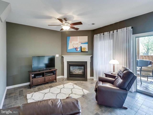 6597 PATENT PARISH LN, Alexandria, VA 22315