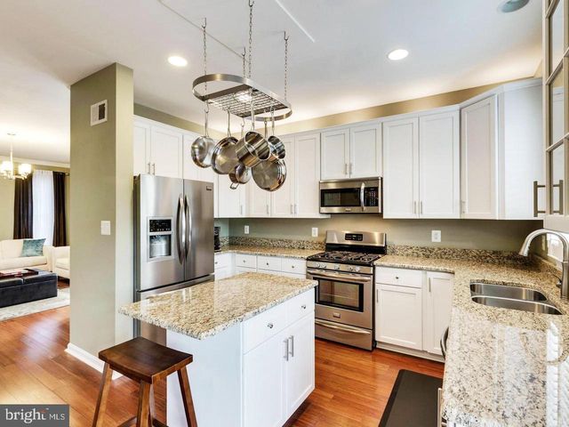 6597 PATENT PARISH LN, Alexandria, VA 22315