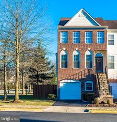 6597 PATENT PARISH LN, Alexandria, VA 22315