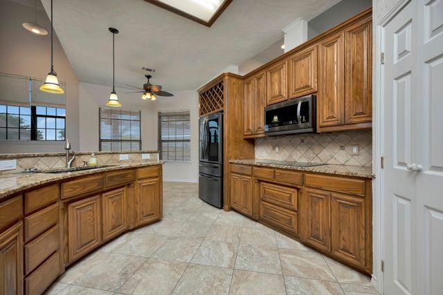 5520 White Settlement Road, Weatherford, TX 76087