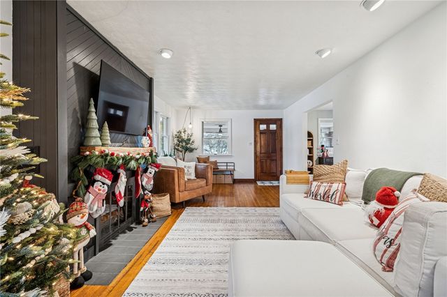 4773 Warner Dr, Murrysville, PA 15668