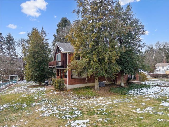 4773 Warner Dr, Murrysville, PA 15668