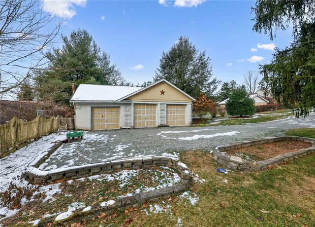 4773 Warner Dr, Murrysville, PA 15668