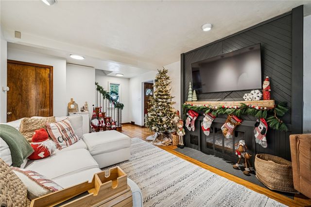 4773 Warner Dr, Murrysville, PA 15668