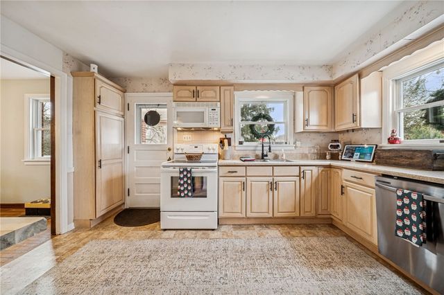 4773 Warner Dr, Murrysville, PA 15668