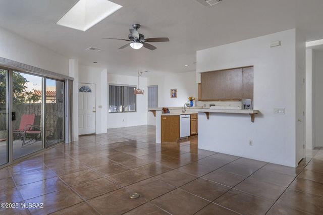 3791 N Lost Chestnut Drive, Tucson, AZ 85719