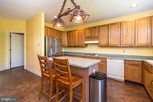 5 ASPEN DR, Ivyland, PA 18974