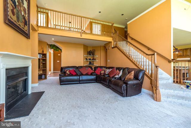5 ASPEN DR, Ivyland, PA 18974
