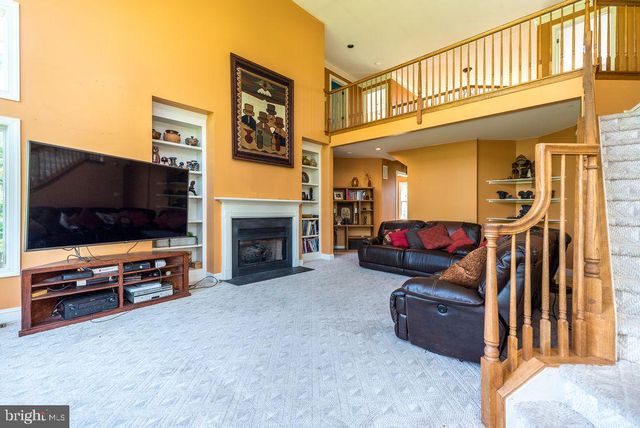 5 ASPEN DR, Ivyland, PA 18974