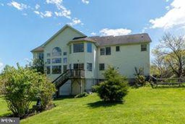 5 ASPEN DR, Ivyland, PA 18974