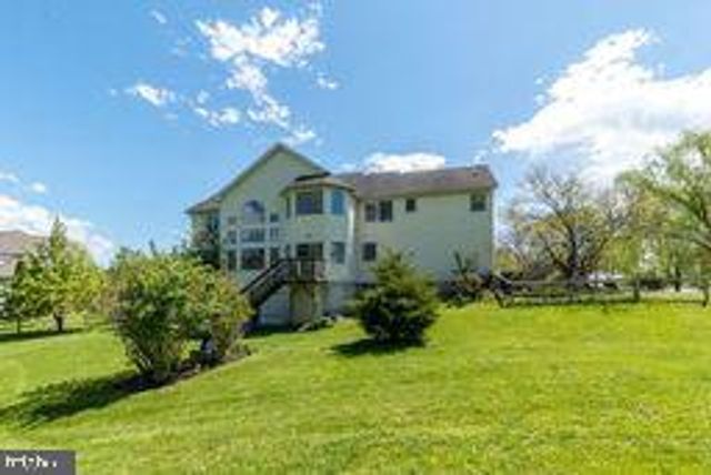 5 ASPEN DR, Ivyland, PA 18974