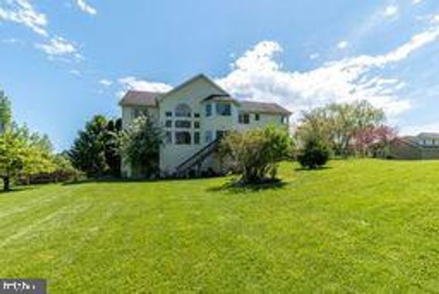 5 ASPEN DR, Ivyland, PA 18974