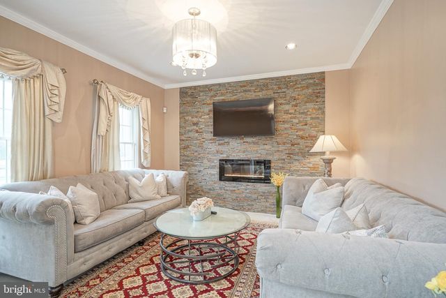 5 TERNBERRY COURT, Turnersville, NJ 08012
