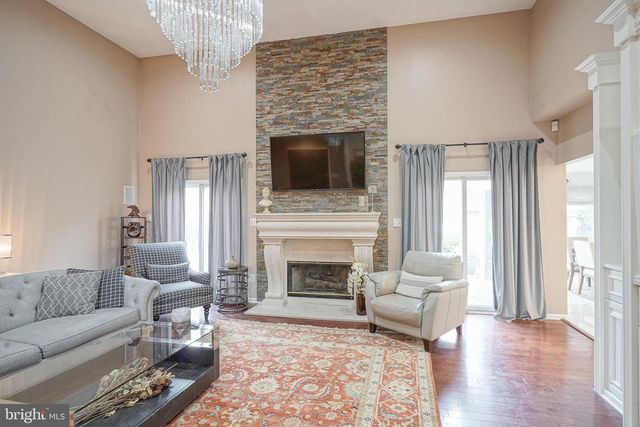 5 TERNBERRY COURT, Turnersville, NJ 08012