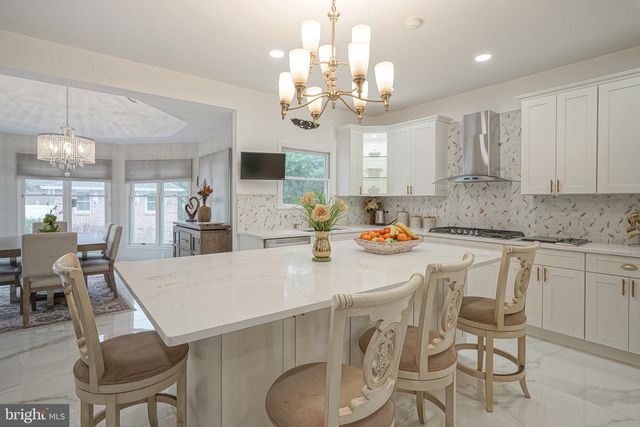 5 TERNBERRY COURT, Turnersville, NJ 08012