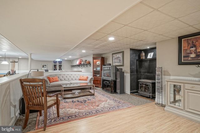 5 TERNBERRY COURT, Turnersville, NJ 08012