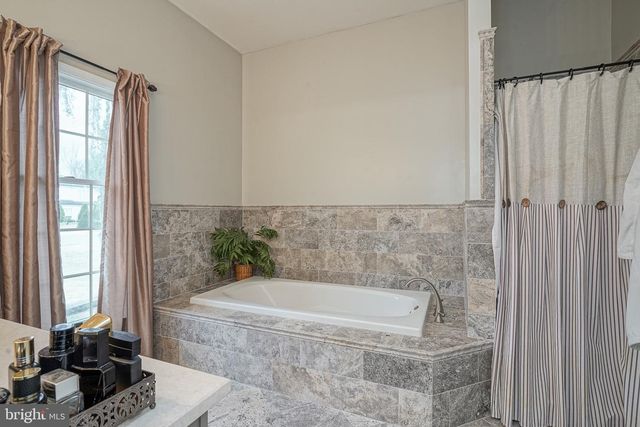 5 TERNBERRY COURT, Turnersville, NJ 08012