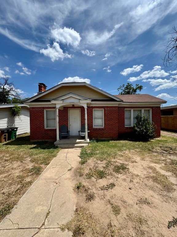 Image 1 of property listing at 2233 Chestnut Street, San Angelo, TX 76901