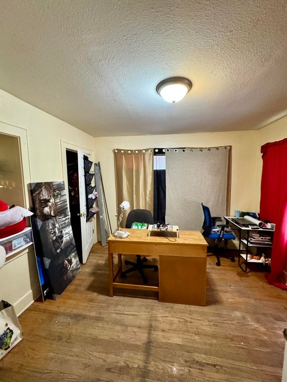 Image 6 of property listing at 2233 Chestnut Street, San Angelo, TX 76901