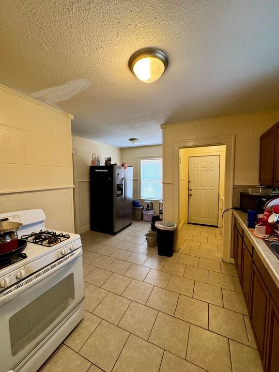 Image 7 of property listing at 2233 Chestnut Street, San Angelo, TX 76901