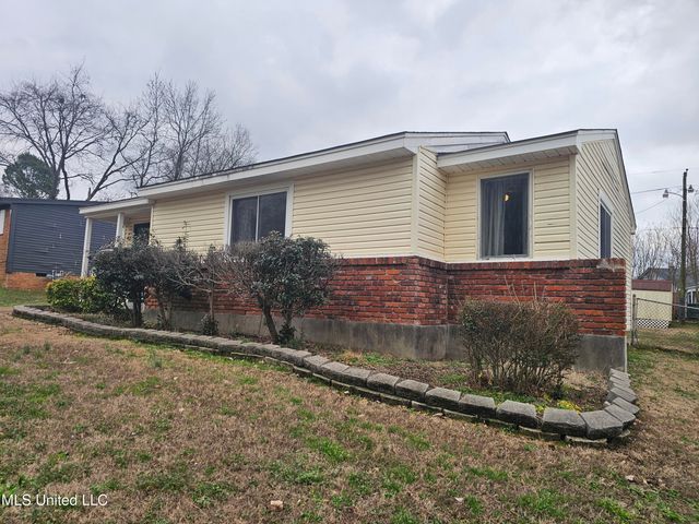 1687 Whitehead Drive, Southaven, MS 38671