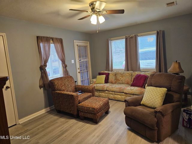 1687 Whitehead Drive, Southaven, MS 38671