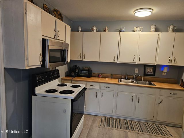 1687 Whitehead Drive, Southaven, MS 38671