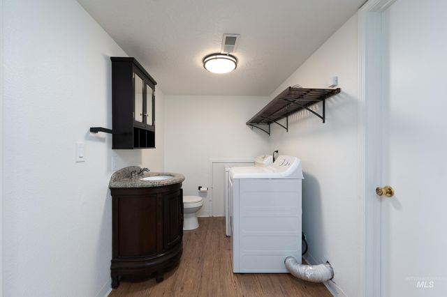 4907 Stamm Ln, Nampa, ID 83687