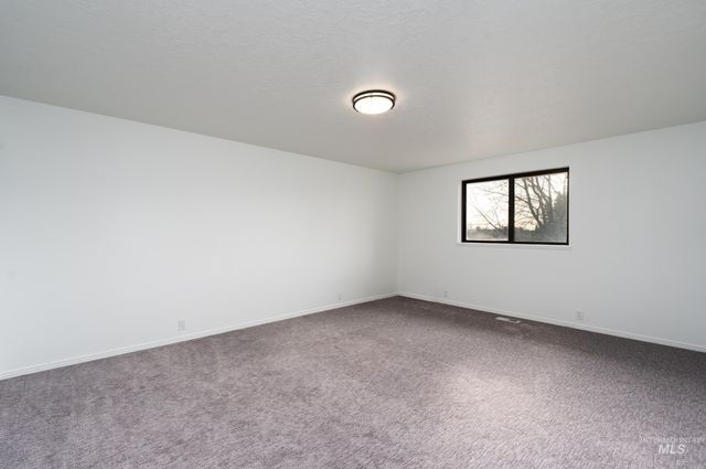 4907 Stamm Ln, Nampa, ID 83687