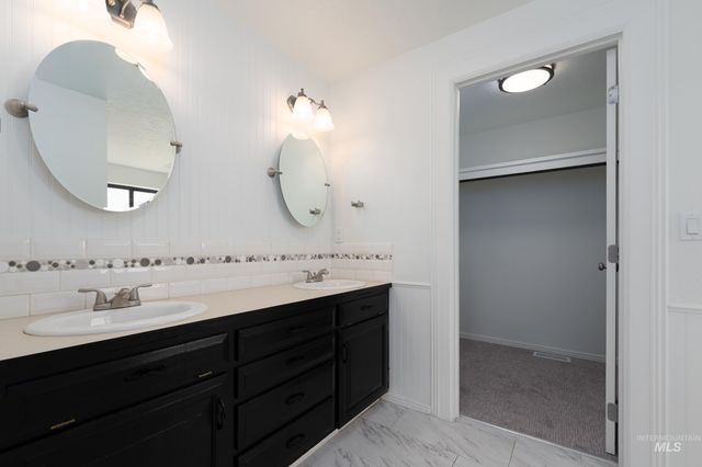 4907 Stamm Ln, Nampa, ID 83687