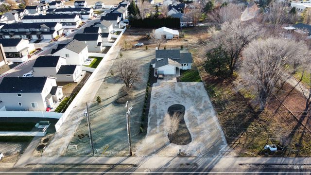 4907 Stamm Ln, Nampa, ID 83687