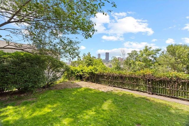 1 Pius St B4, South Side, PA 15203