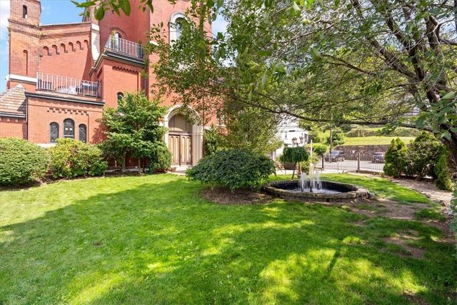 1 Pius St B4, South Side, PA 15203