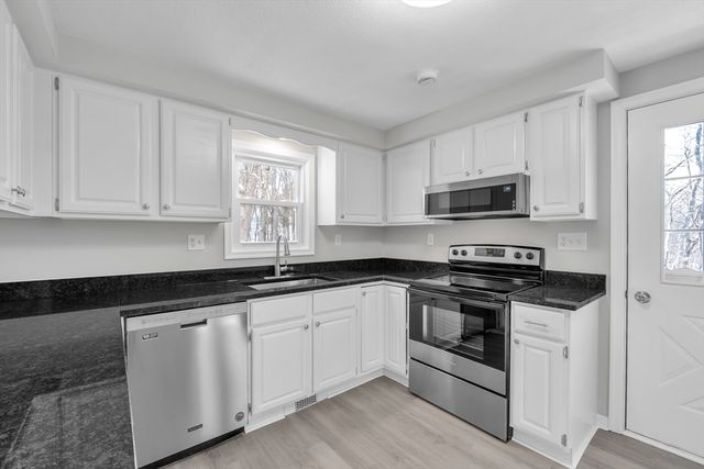 169 Sutton Ave, Oxford, MA 01540