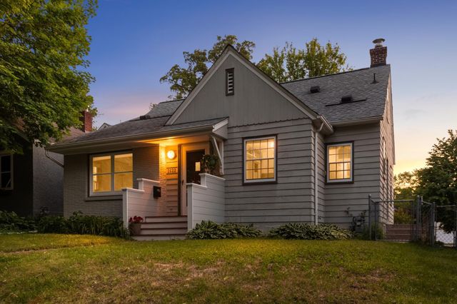 2622 Mckinley Street NE, Minneapolis, MN 55418