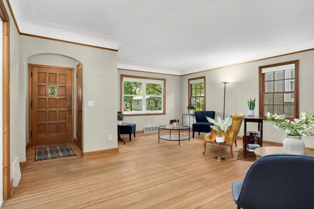 2622 Mckinley Street NE, Minneapolis, MN 55418