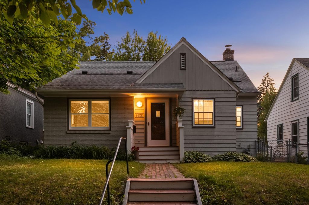 2622 Mckinley Street NE, Minneapolis, MN 55418